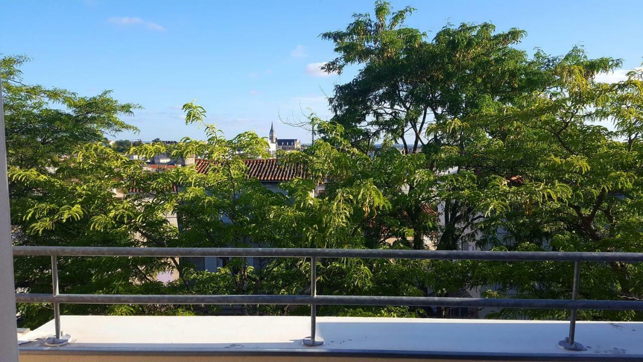 Апартаменты Votre Escale - Le Petit Montmartre Ньор Экстерьер фото